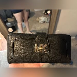 Michael Kors wristlet wallet